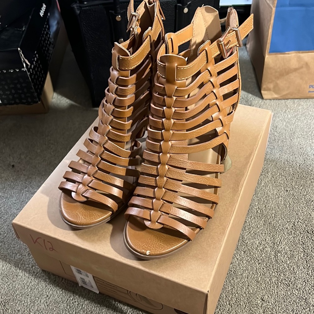 Caramel/Brown heels